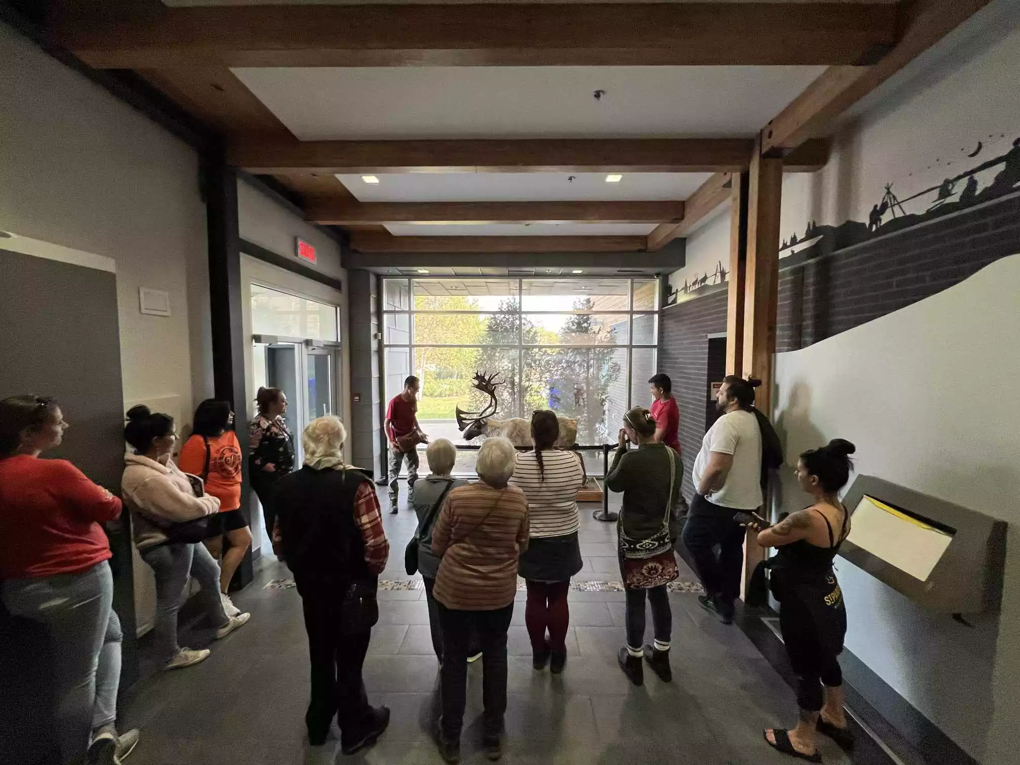 Visite guidée de la communauté accompagnée par un guide Innu